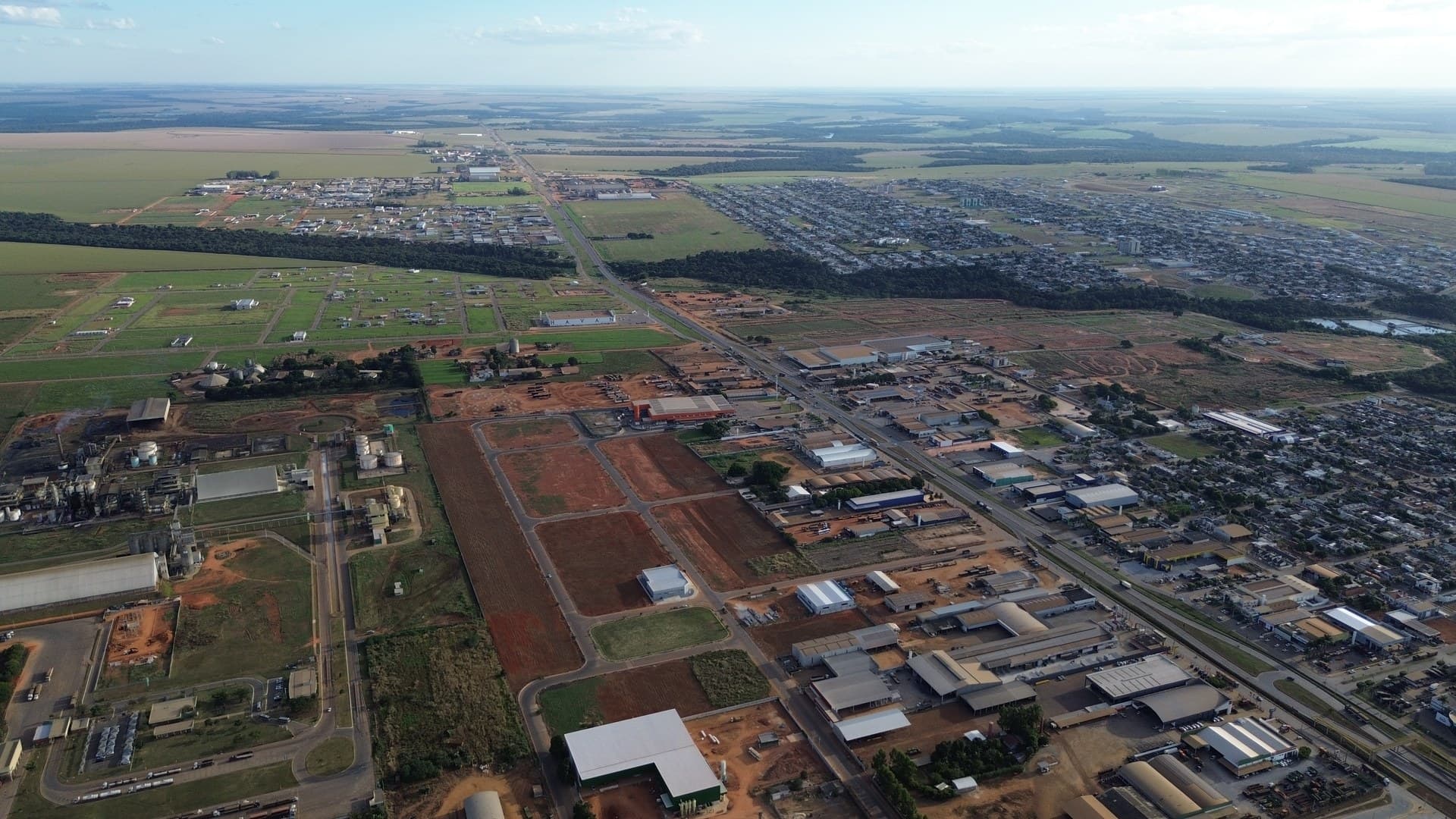 Vista aérea panorâmica do loteamento empresarial Claudino Francio
